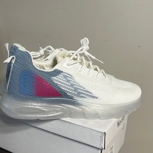 New woman shoes, size 9